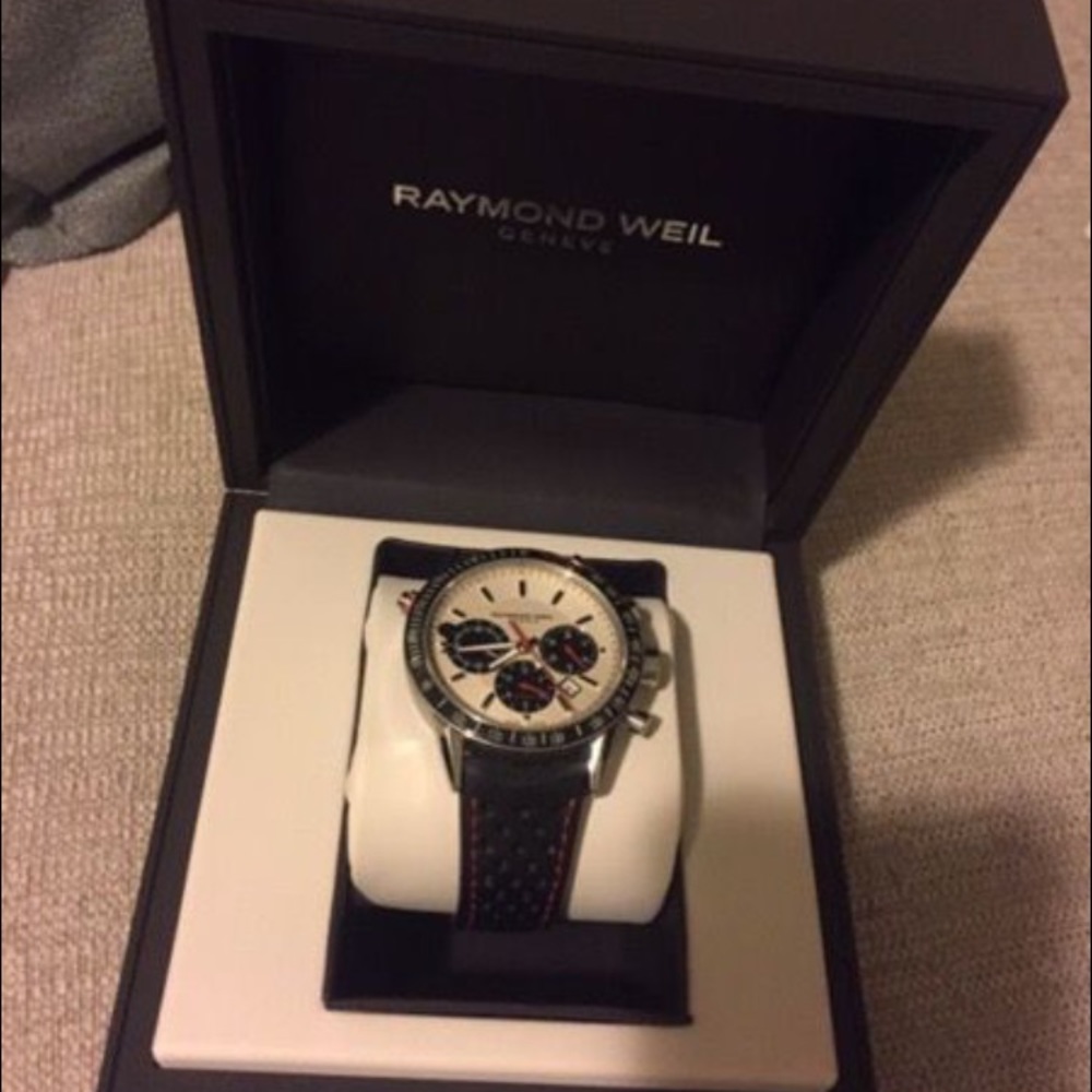 Watch - Picture 3 of 5
